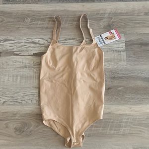 Jockey everyday smoothing bodysuit with wicking. XL nude color. Snap crotch